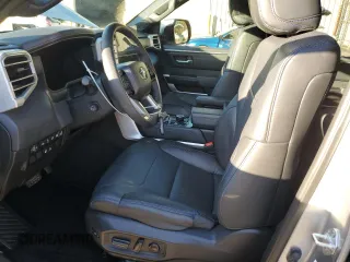 2023 Toyota Tundra Platinum с VIN 5TFNA5DB8PX080032, выставлен на аукционе Copart как лот 42723895 с пробегом 13 710 миль миль и Списание • Salvage title. История ставок и продаж доступна на DreamBid. Изображение 7.