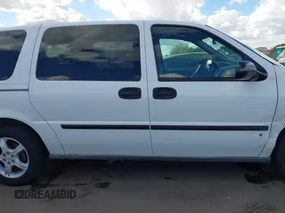 2008 Chevrolet Uplander LS with VIN 1GNDV23178D188191, listed as a IAAI auction lot 41590842 with 218,926 mi miles. Bid and sale history available at carsss.com. Image 13.