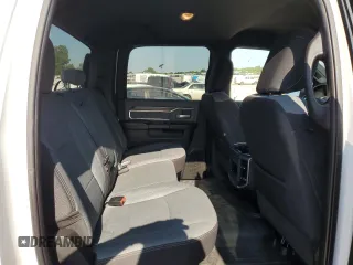 2022 Ram 2500 Big Horn z VIN 3C6UR5DL3NG322697, wystawiony jako Copart lot #55618875 z przebiegiem 132 590 mil mil oraz Czysty tytuł • Clean title. Historia ofert i sprzedaży dostępna na DreamBid. Obrazek 10.