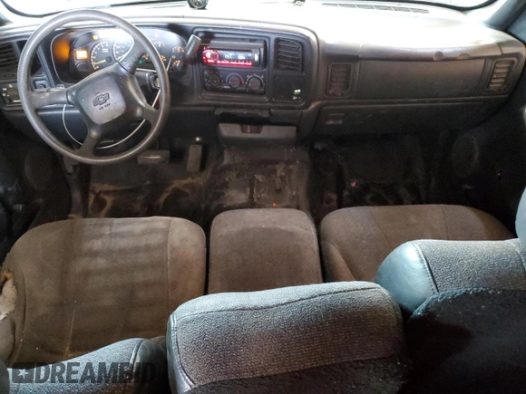 2000 Chevrolet Silverado 1500 with VIN 2GCEC19W0Y1310868, listed as a Copart auction lot 52819815 with 348,088 mi miles and Salvage Title. Bid and sale history available at DreamBid. Image 8.