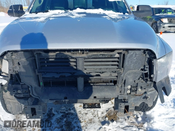 2015 Ram 1500 Big Horn z VIN 1C6RR7LT2FS620252, wystawiony jako IAAI lot #41149484 z przebiegiem 137 784 mil mil oraz . Historia ofert i sprzedaży dostępna na DreamBid. Obrazek 6.