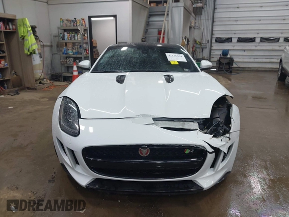 2015 Jaguar F-Type R z VIN SAJWA6DA3FMK21267, wystawiony jako IAAI lot #42116034 z przebiegiem 60 044 mil mil oraz . Historia ofert i sprzedaży dostępna na DreamBid. Obrazek 12.