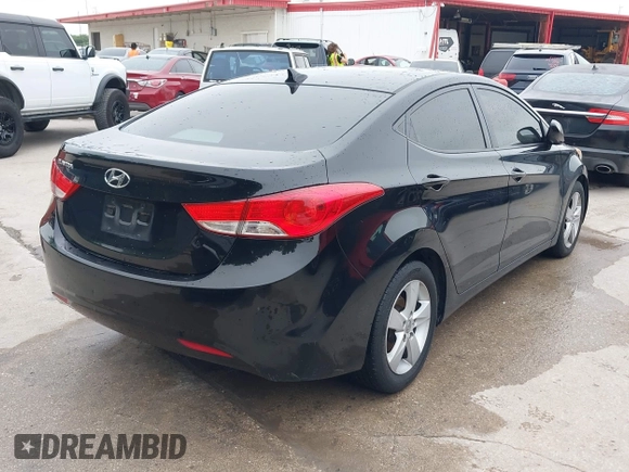2013 Hyundai Elantra GLS z VIN 5NPDH4AE2DH309635, wystawiony jako IAAI lot #42439219 z przebiegiem 263 297 mil mil oraz . Historia ofert i sprzedaży dostępna na DreamBid. Obrazek 4.