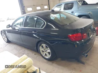 2011 BMW 5 Series 528i with VIN WBAFR1C50BC736884, listed as a IAAI auction lot 41834787 with 284,117 mi miles and . Bid and sale history available at carsss.com. Image 3.
