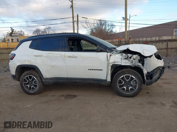 2024 Jeep Compass Trailhawk с VIN 3C4NJDDN7RT131393, выставлен на аукционе IAAI как лот 41217550 с пробегом 8 215 миль миль и . История ставок и продаж доступна на DreamBid. Изображение 13.