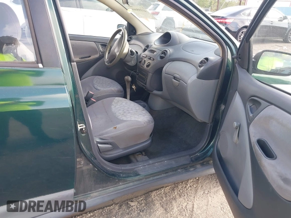 2000 Toyota ECHO z VIN JTDBT1234Y0008904, wystawiony jako IAAI lot #41998668 z przebiegiem 296 735 mil mil oraz . Historia ofert i sprzedaży dostępna na DreamBid. Obrazek 5.