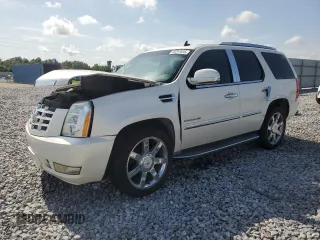 2011 Cadillac Escalade Luxury z VIN 1GYS4BEF4BR100715, wystawiony jako Copart lot #58797615 z przebiegiem 198 508 mil mil oraz Szkoda całkowita • Salvage title. Historia ofert i sprzedaży dostępna na DreamBid. Obrazek 1.