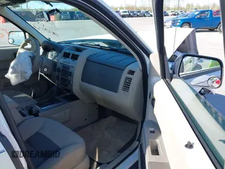 2008 Ford Escape XLT с VIN 1FMCU93168KD99003, выставлен на аукционе IAAI как лот 42133067 с пробегом 136 070 миль миль и . История ставок и продаж доступна на DreamBid. Изображение 5.