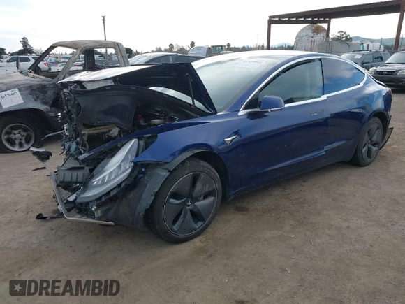 2018 Tesla Model 3 Long Range Battery z VIN 5YJ3E1EA3JF043451, wystawiony jako IAAI lot #41529214 z przebiegiem 65 375 mil mil oraz . Historia ofert i sprzedaży dostępna na DreamBid. Obrazek 20.