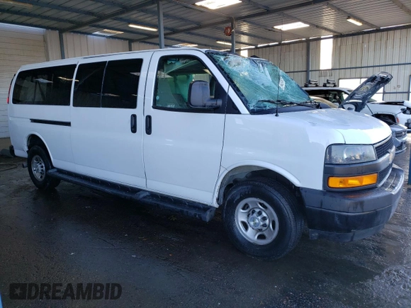 2022 Chevrolet Express Passenger LS z VIN 1GAZGNFP1N1278436, wystawiony jako Copart lot #42293525 z przebiegiem 32 806 mil mil oraz Szkoda całkowita • Salvage title. Historia ofert i sprzedaży dostępna na DreamBid. Obrazek 4.