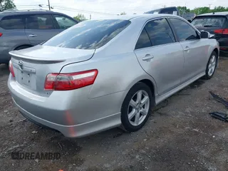 2008 Toyota Camry LE z VIN 4T1BE46K98U753908, wystawiony jako IAAI lot #42144867 z przebiegiem 158 520 mil mil oraz . Historia ofert i sprzedaży dostępna na DreamBid. Obrazek 4.
