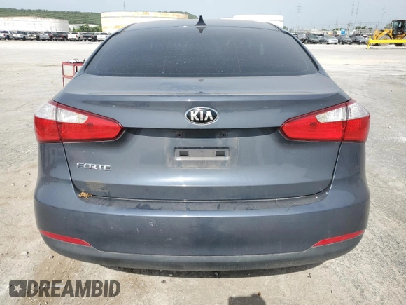 2016 Kia Forte LX z VIN KNAFK4A60G5534754, wystawiony jako Copart lot #57320285 z przebiegiem 88 766 mil mil oraz Szkoda całkowita • Salvage title. Historia ofert i sprzedaży dostępna na DreamBid. Obrazek 6.