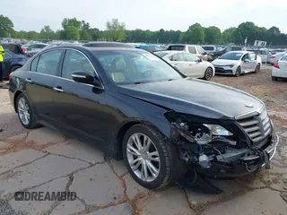 2014 Hyundai Genesis 3.8L z VIN KMHGC4DD2EU260177, wystawiony jako IAAI lot #42092212 z przebiegiem 213 055 mil mil oraz . Historia ofert i sprzedaży dostępna na DreamBid. Obrazek 1.