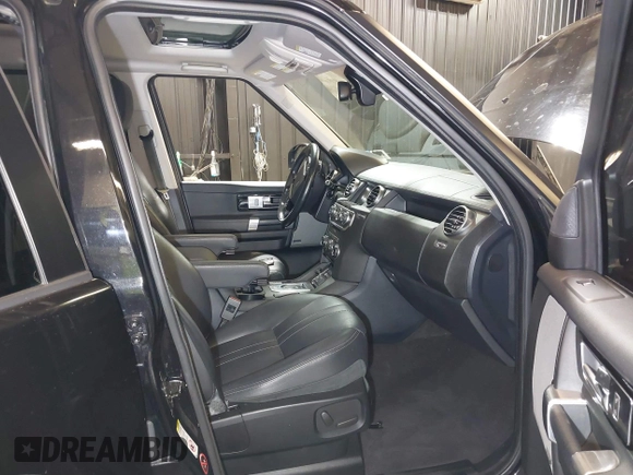 2016 Land Rover LR4 HSE with VIN SALAG2V67GA812949, listed as a IAAI auction lot 41478520 with 86,326 mi miles and . Bid and sale history available at DreamBid. Image 5.