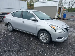 2017 Nissan Versa S Plus z VIN 3N1CN7AP0HL870285, wystawiony jako IAAI lot #41973511 z przebiegiem 141 166 mil mil oraz . Historia ofert i sprzedaży dostępna na DreamBid. Obrazek 1.