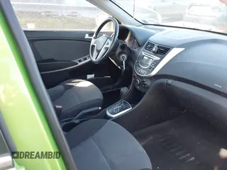 2013 Hyundai Accent GS z VIN KMHCT5AE9DU072191, wystawiony jako IAAI lot #41802024 z przebiegiem 52 491 mil mil oraz . Historia ofert i sprzedaży dostępna na DreamBid. Obrazek 5.