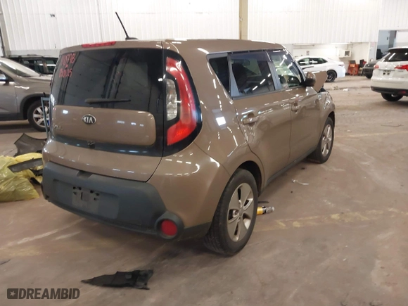 2015 Kia Soul with VIN KNDJN2A28F7124244, listed as a IAAI auction lot 41733327 with 109,852 mi miles. Bid and sale history available at carsss.com. Image 4.