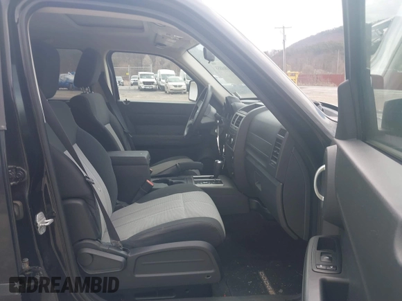 2007 Dodge Nitro SXT with VIN 1D8GU28K27W569672, listed as a IAAI auction lot 41868853 with 179,145 mi miles and . Bid and sale history available at carsss.com. Image 5.