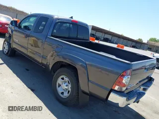 2014 Toyota Tacoma PreRunner with VIN 5TFTU4GN2EX063433, listed as a IAAI auction lot 42550709 with 167,990 mi miles and . Bid and sale history available at DreamBid. Image 3.