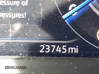 2022 Volkswagen Atlas SE z VIN 1V2HR2CA4NC523017, wystawiony jako IAAI lot #41754371 z przebiegiem 23 745 mil mil oraz . Historia ofert i sprzedaży dostępna na DreamBid. Obrazek 15.