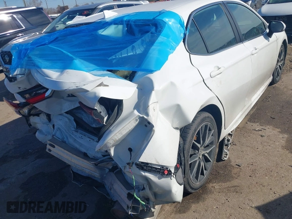 2023 Toyota Camry SE z VIN 4T1G11AK6PU770039, wystawiony jako IAAI lot #41375553 z przebiegiem 46 352 mil mil oraz . Historia ofert i sprzedaży dostępna na DreamBid. Obrazek 6.
