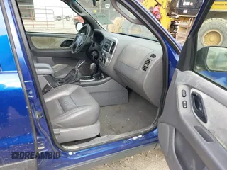 2006 Ford Escape XLT with VIN 1FMYU03146KB87070, listed as a IAAI auction lot 41451676 with 180,415 mi miles. Bid and sale history available at carsss.com. Image 5.