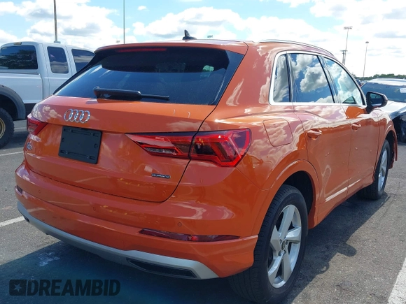 2022 Audi Q3 Premium Plus z VIN WA1BUCF36N1149539, wystawiony jako IAAI lot #42176930 z przebiegiem 13 152 mil mil oraz . Historia ofert i sprzedaży dostępna na DreamBid. Obrazek 4.