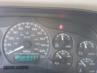 2000 Chevrolet Suburban LS with VIN 3GNEC16T3YG164300, listed as a IAAI auction lot 42003857 with 204,721 mi miles. Bid and sale history available at carsss.com. Image 7.