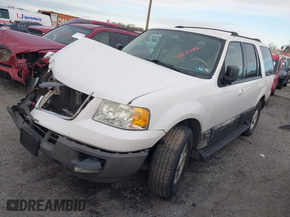 2004 Ford Expedition Special Service with VIN 1FMPU16L64LA70855, listed as a IAAI auction lot 41231282 with 221,560 mi miles. Bid and sale history available at carsss.com. Image 2.
