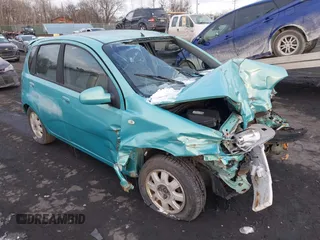 2005 Chevrolet Aveo LT z VIN KL1TG62645B503188, wystawiony jako IAAI lot #41432035 z przebiegiem 114 981 mil mil oraz . Historia ofert i sprzedaży dostępna na DreamBid. Obrazek 1.