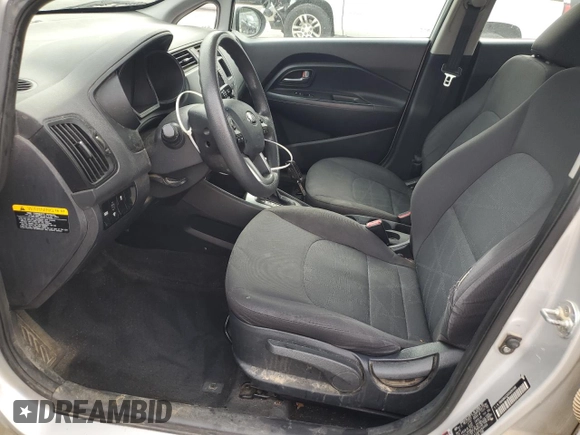 2013 Kia Rio LX z VIN KNADM4A35D6280066, wystawiony jako Copart lot #57293585 z przebiegiem 129 281 mil mil oraz Szkoda całkowita • Salvage title. Historia ofert i sprzedaży dostępna na DreamBid. Obrazek 7.