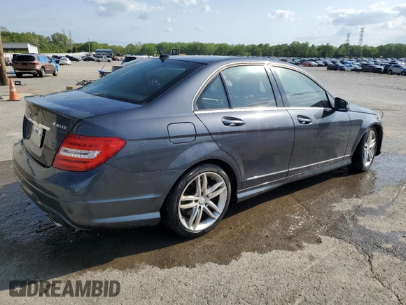 2013 Mercedes-Benz C 300 Sport z VIN WDDGF8AB2DR269765, wystawiony jako Copart lot #53187405 z przebiegiem Nie podano mil oraz Szkoda całkowita • Salvage title. Historia ofert i sprzedaży dostępna na DreamBid. Obrazek 3.