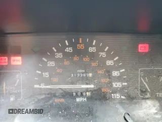 1993 Mitsubishi Mighty Max z VIN JA7LS21G6PP003529, wystawiony jako Copart lot #81342224 z przebiegiem 313 363 mil mil oraz Szkody całkowita. Historia ofert i sprzedaży dostępna na DreamBid. Obrazek 9.