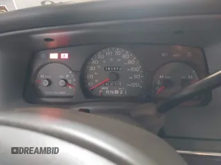 2001 Mercury Grand Marquis GS z VIN 2MEFM74W01X636957, wystawiony jako IAAI lot #42270858 z przebiegiem 181 372 mil mil oraz . Historia ofert i sprzedaży dostępna na DreamBid. Obrazek 7.