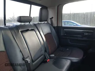 2017 Ram 1500 Night z VIN 1C6RR7MT6HS570778, wystawiony jako IAAI lot #41596704 z przebiegiem 122 878 mil mil oraz . Historia ofert i sprzedaży dostępna na DreamBid. Obrazek 8.
