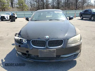 2011 BMW 3 Series 328i z VIN WBADW7C57BE443605, wystawiony jako Copart lot #52906565 z przebiegiem 48 968 mil mil oraz Szkoda całkowita • Salvage title. Historia ofert i sprzedaży dostępna na DreamBid. Obrazek 5.