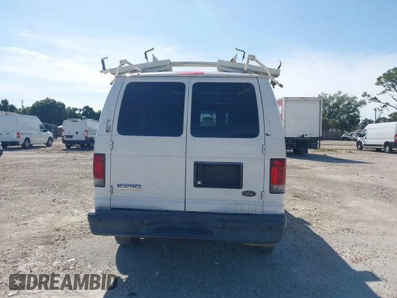 2012 Ford Econoline Cargo Commercial z VIN 1FTNE2EL5CDB10478, wystawiony jako IAAI lot #41861431 z przebiegiem 165 546 mil mil oraz . Historia ofert i sprzedaży dostępna na DreamBid. Obrazek 16.
