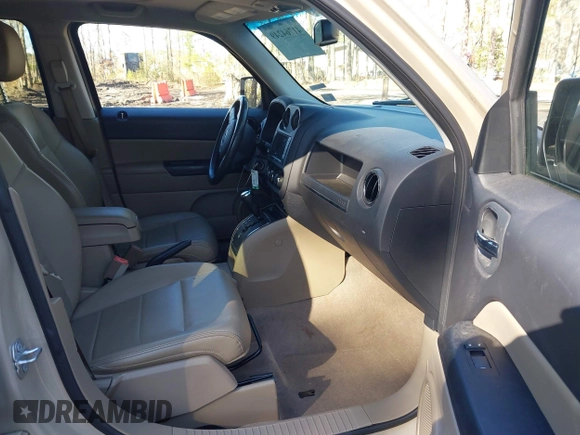 2017 Jeep Patriot High Altitude with VIN 1C4NJRFB6HD194389, listed as a IAAI auction lot 41764249 with 32,008 mi miles. Bid and sale history available at carsss.com. Image 5.