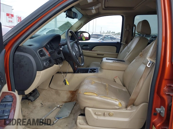 2008 Chevrolet Avalanche LTZ z VIN 3GNEC12J48G216702, wystawiony jako IAAI lot #41753596 z przebiegiem 299 925 mil mil oraz . Historia ofert i sprzedaży dostępna na DreamBid. Obrazek 5.