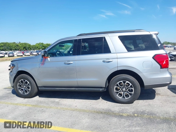 2024 Ford Expedition XLT with VIN 1FMJU1H85REA20278, listed as a IAAI auction lot 41739245 with 26,079 mi miles. Bid and sale history available at carsss.com. Image 14.
