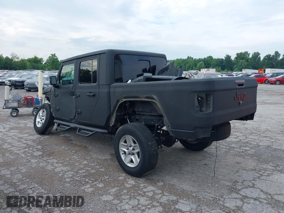 2021 Jeep Gladiator Sport S z VIN 1C6JJTAG9ML604950, wystawiony jako IAAI lot #39912720 z przebiegiem 34 640 mil mil oraz . Historia ofert i sprzedaży dostępna na DreamBid. Obrazek 3.