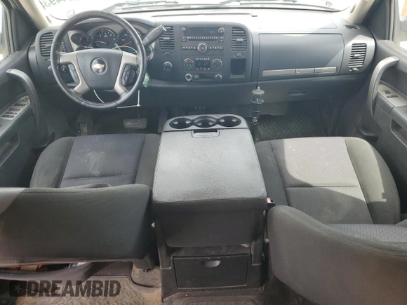 2011 Chevrolet Silverado 1500 LT with VIN 3GCPKSE31BG266990, listed as a Copart auction lot 56544935 with 196,920 mi miles and Clean Title. Bid and sale history available at DreamBid. Image 8.