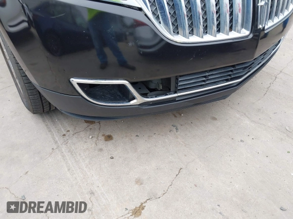 2011 Lincoln MKX z VIN 2LMDJ6JK2BBJ11331, wystawiony jako IAAI lot #42374155 z przebiegiem 196 576 mil mil oraz . Historia ofert i sprzedaży dostępna na DreamBid. Obrazek 6.