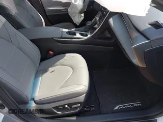 2019 Toyota Avalon Limited Hybrid z VIN 4T1B21FB9KU007974, wystawiony jako IAAI lot #42112574 z przebiegiem 45 708 mil mil oraz . Historia ofert i sprzedaży dostępna na DreamBid. Obrazek 5.
