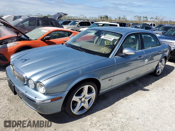 2006 Jaguar XJ Vanden Plas with VIN SAJWA82B66SG50019, listed as a Copart auction lot 76405544 with 0 mi miles and Non Repairable. Bid and sale history available at carsss.com. Image 1.