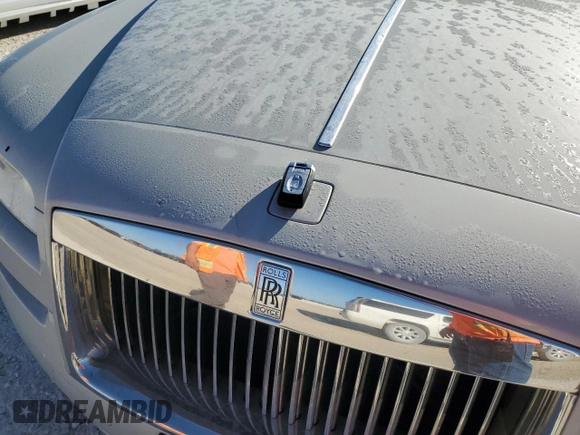 2015 Rolls-Royce Wraith z VIN SCA665C52FUX85269, wystawiony jako Copart lot #77326374 z przebiegiem Nie podano mil oraz Szkody całkowita. Historia ofert i sprzedaży dostępna na DreamBid. Obrazek 12.