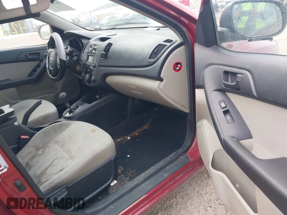 2010 Kia Forte EX z VIN KNAFU4A25A5062713, wystawiony jako IAAI lot #42134087 z przebiegiem 167 620 mil mil oraz . Historia ofert i sprzedaży dostępna na DreamBid. Obrazek 5.