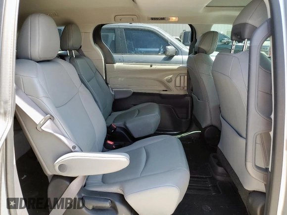 2022 Toyota Sienna XLE with VIN 5TDYRKEC5NS105998, listed as a Copart auction lot 51321465 with 60,232 mi miles and Salvage Title. Bid and sale history available at carsss.com. Image 11.