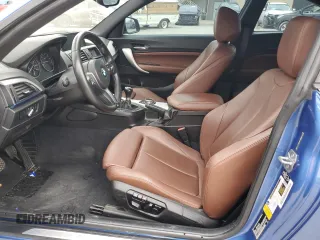 2015 BMW 2 Series M235i z VIN WBA1J7C54FV288793, wystawiony jako Copart lot #42937235 z przebiegiem Nie podano mil oraz Czysty tytuł • Clean title. Historia ofert i sprzedaży dostępna na DreamBid. Obrazek 7.