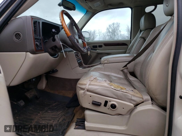 2003 Cadillac Escalade EXT z VIN 3GYEK63N13G145634, wystawiony jako Copart lot #47593375 z przebiegiem 287 512 mil mil oraz Nie do naprawy. Historia ofert i sprzedaży dostępna na DreamBid. Obrazek 7.